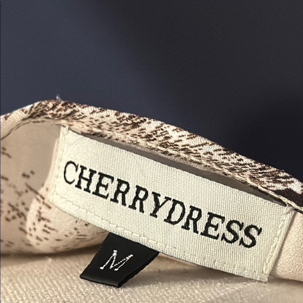 Cherrydress Galloping Horses Women's Graphic Top, medium - Picture 2 of 6